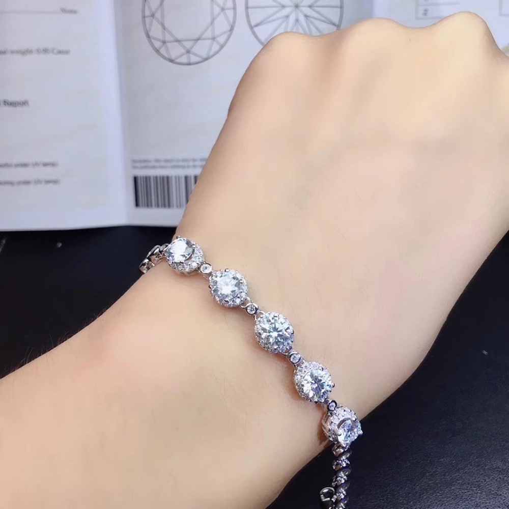 2.5 carat moissanite bracelet